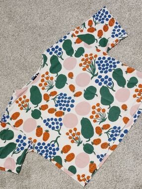 Marimekko Uniqlo White Short-Sleeve Tee Fruit Print